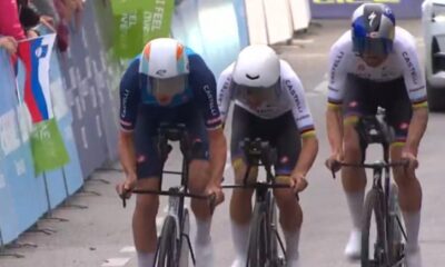 Marco Frigo, Mattia Cattaneo e Matteo Sobrero al via della team relay degli Europei di ciclismo